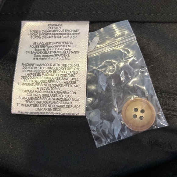 Bcbgeneration Knit Twill Cropped Flare Pants in Black Size Small - Picture 7 of 9